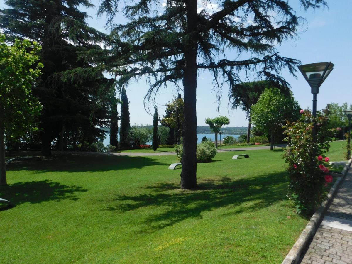 Apartamento Lato Soleggiato @Gardazzurro Padenghe sul Garda Exterior foto